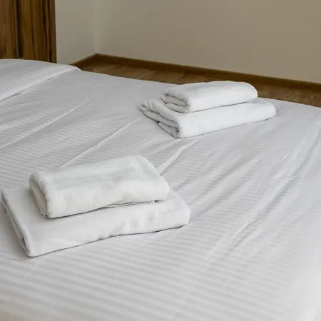 Ursus Cosy By Bookinghost *