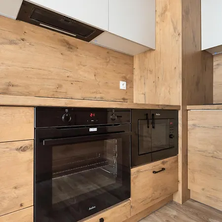 Ursus Cosy By Bookinghost *